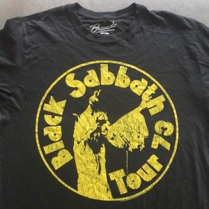 Size large. 22” pit to pit. 29” length .